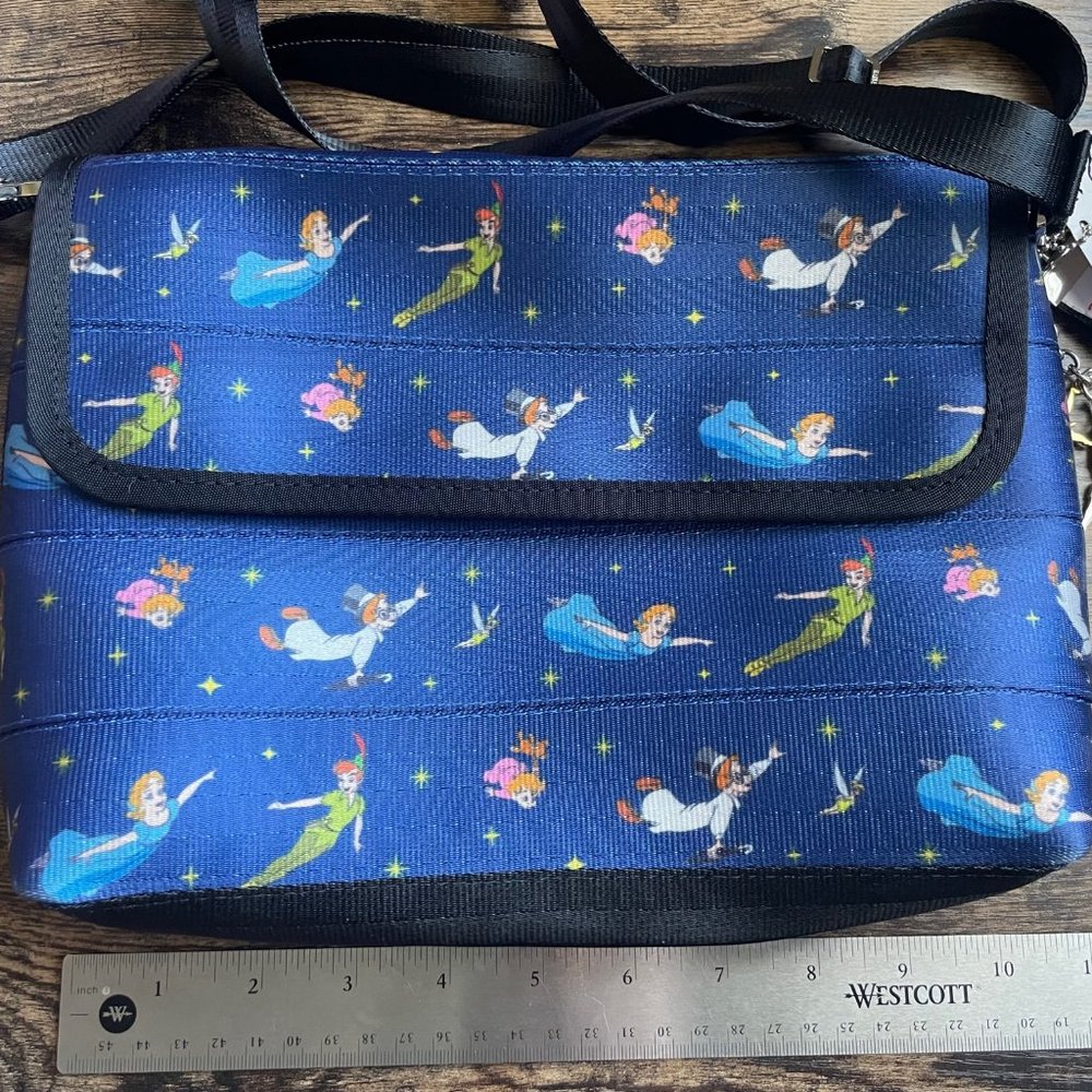 Harvey’s Peter Pan Medium Foldover Crossbody Used